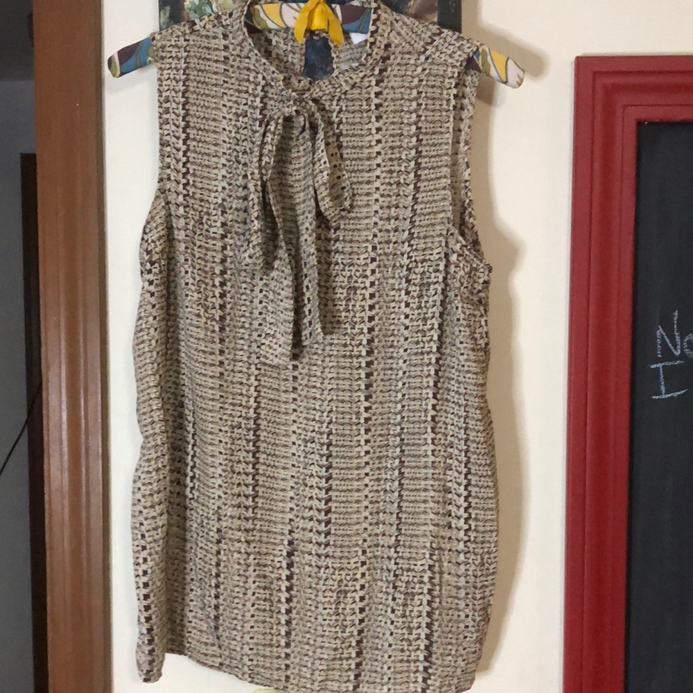 C sleeveless Blouse, brown and white pattern Size Small